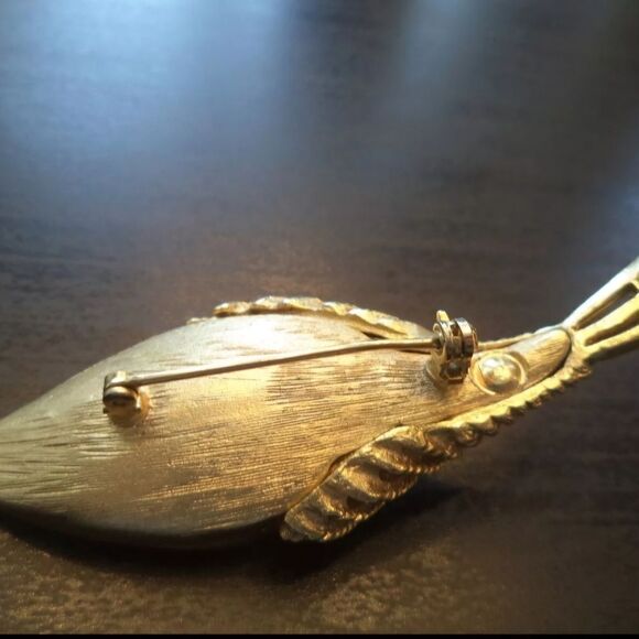 VINTAGE ESTATE PEARL GOLD TONE FLORAL 3 1/8" BROOCH - Picture 2 of 2